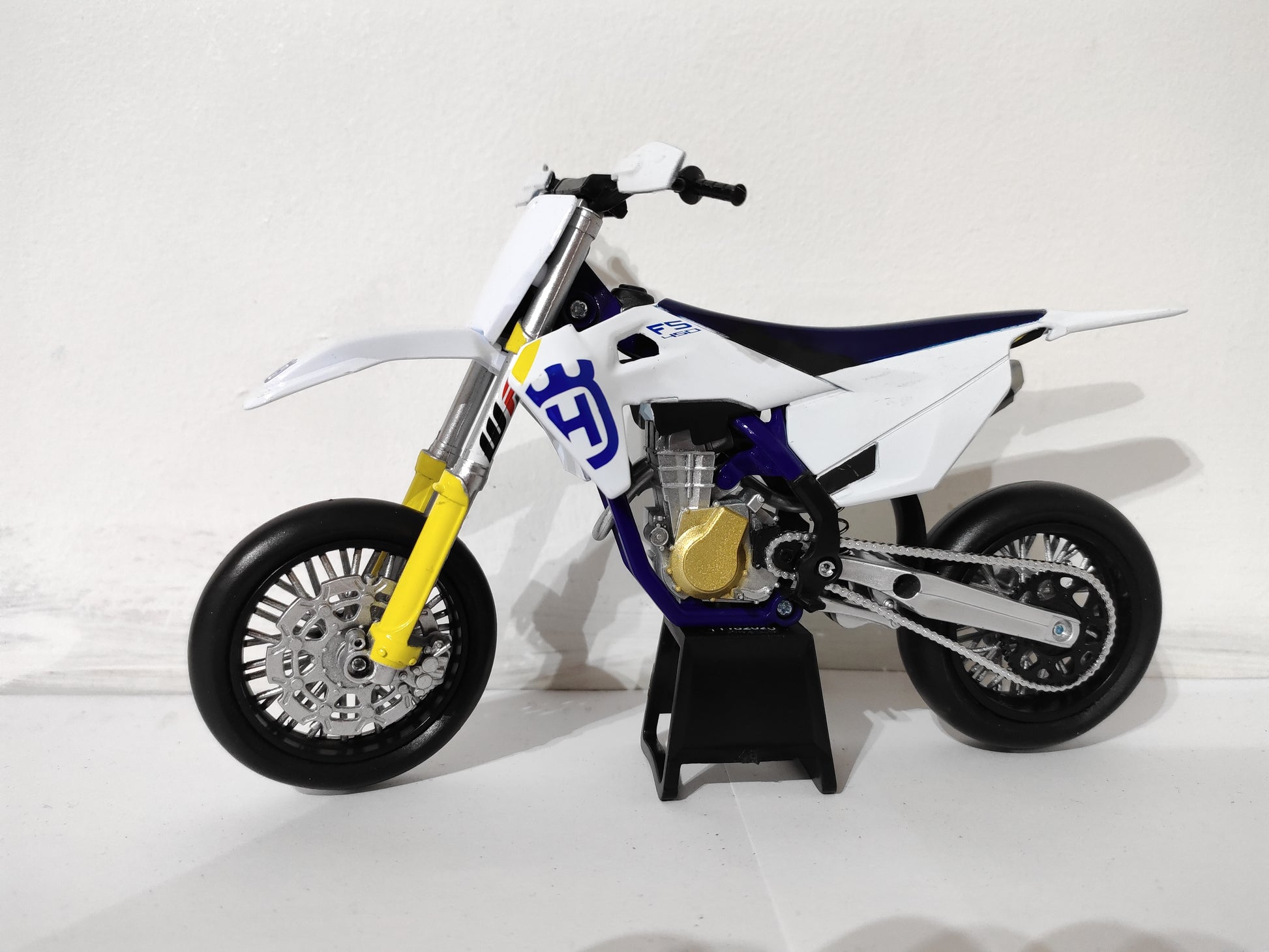 Miniature moto replica 1/12 - HUSQVARNA 450 FS 2019